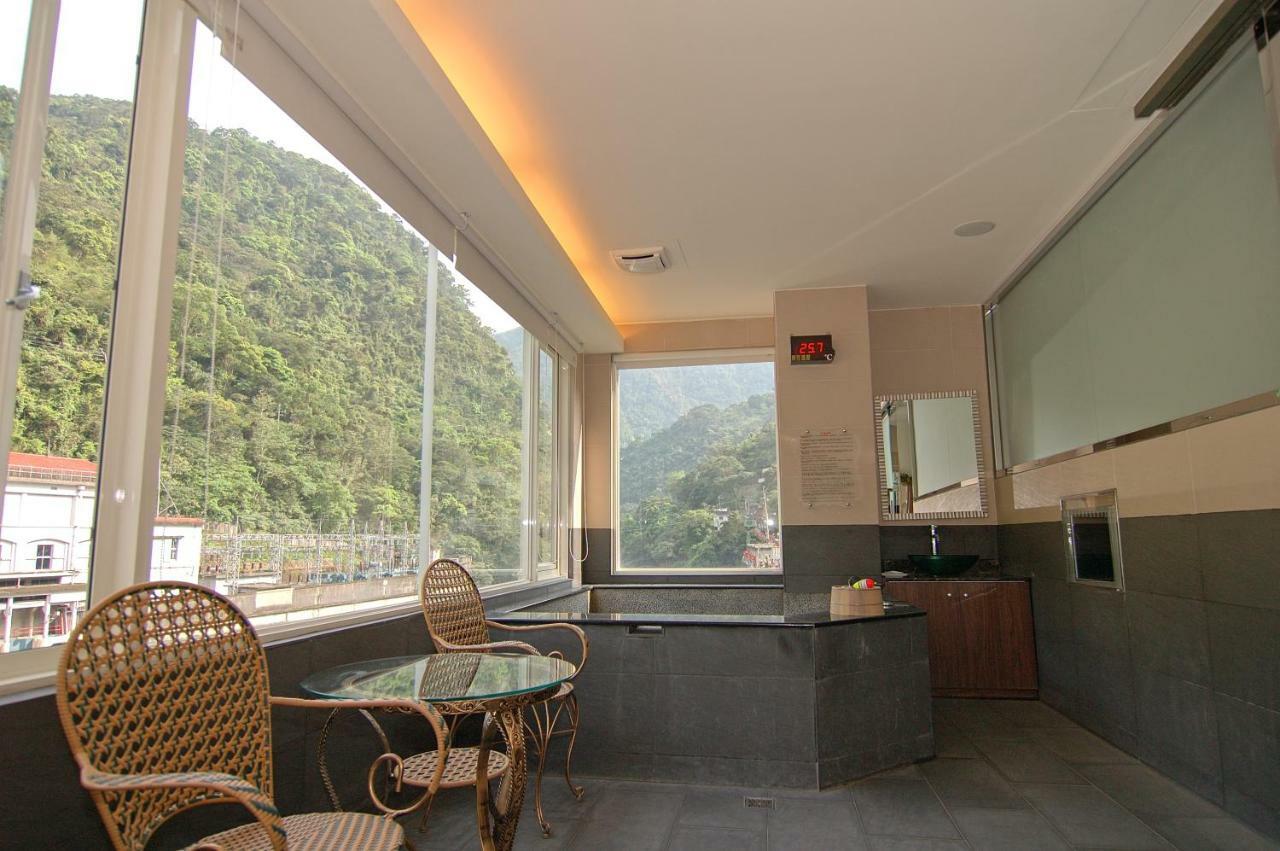 Hoya Hot Spring Inn Wulai Extérieur photo